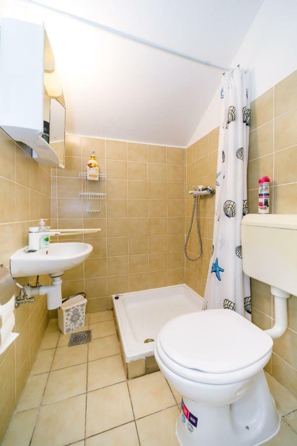 Apartman Jezevac 크르크 외부 사진