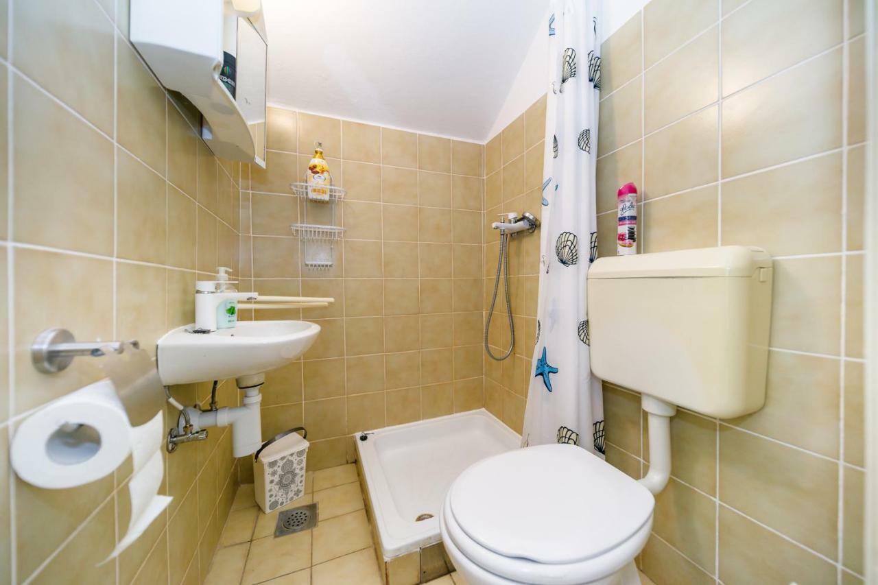 Apartman Jezevac 크르크 외부 사진